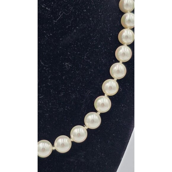 Vintage Hand Tied 12mm Choker Faux Pearl 16" Necklace White Spring Clasp - Picture 2 of 4